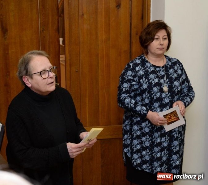 Zdjęcie w galerii na portalu naszraciborz.pl: Chrystus w sztuce ludowej. Wernisaż wystawy w Muzeum  wiadomości z regionu