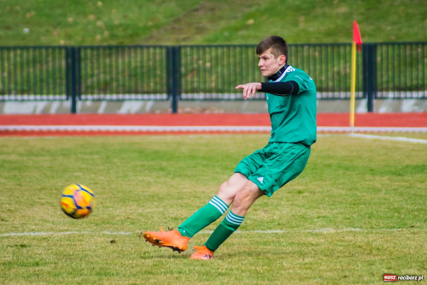 Zdjęcie w galerii na portalu naszraciborz.pl: Nieudana inauguracja trampkarzy raciborskiej Unii wiadomości z regionu