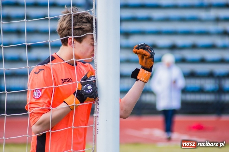 Zdjęcie w galerii na portalu naszraciborz.pl: Nieudana inauguracja trampkarzy raciborskiej Unii wiadomości z regionu