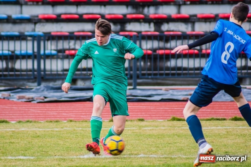 Zdjęcie w galerii na portalu naszraciborz.pl: Nieudana inauguracja trampkarzy raciborskiej Unii wiadomości z regionu