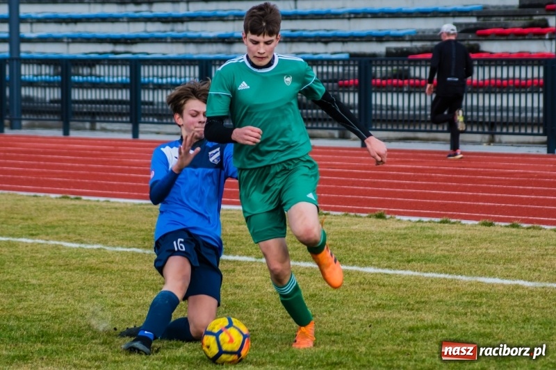 Zdjęcie w galerii na portalu naszraciborz.pl: Nieudana inauguracja trampkarzy raciborskiej Unii wiadomości z regionu