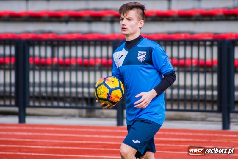 Zdjęcie w galerii na portalu naszraciborz.pl: Nieudana inauguracja trampkarzy raciborskiej Unii wiadomości z regionu