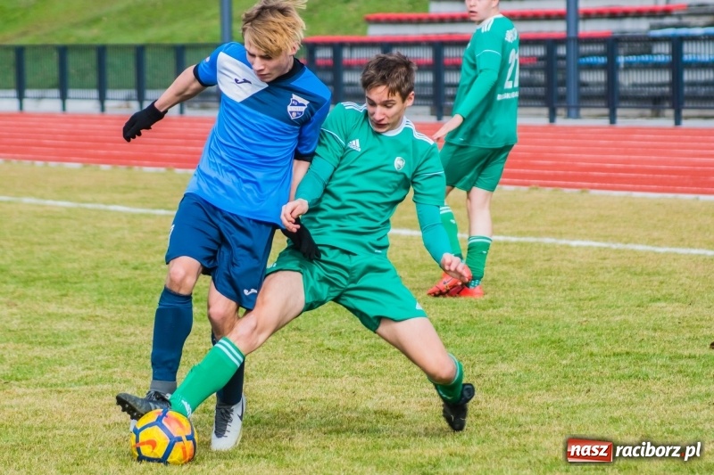 Zdjęcie w galerii na portalu naszraciborz.pl: Nieudana inauguracja trampkarzy raciborskiej Unii wiadomości z regionu
