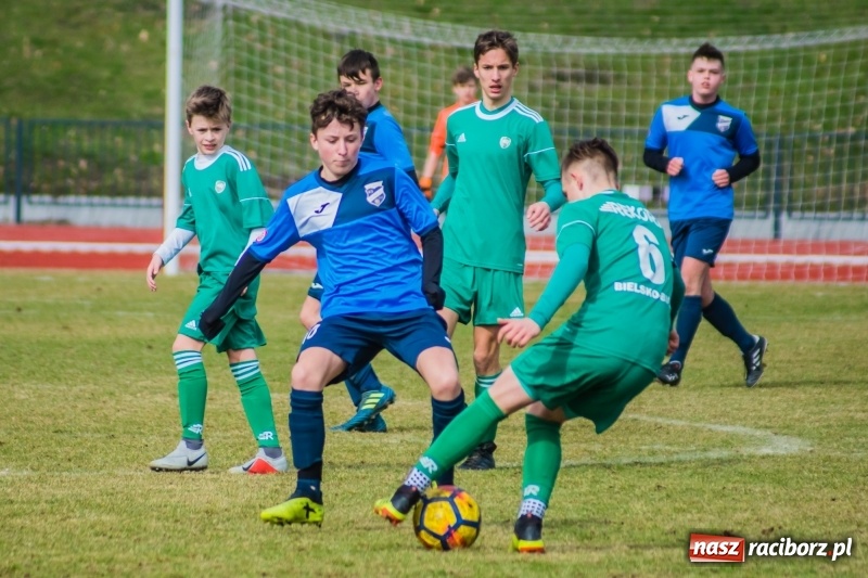 Zdjęcie w galerii na portalu naszraciborz.pl: Nieudana inauguracja trampkarzy raciborskiej Unii wiadomości z regionu
