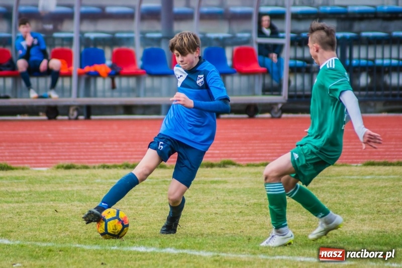 Zdjęcie w galerii na portalu naszraciborz.pl: Nieudana inauguracja trampkarzy raciborskiej Unii wiadomości z regionu
