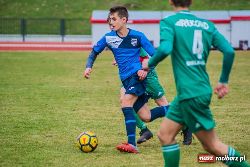 Zdjęcie w galerii na portalu naszraciborz.pl: Nieudana inauguracja trampkarzy raciborskiej Unii wiadomości z regionu
