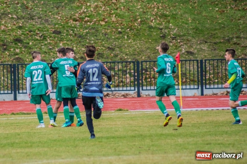 Zdjęcie w galerii na portalu naszraciborz.pl: Nieudana inauguracja trampkarzy raciborskiej Unii wiadomości z regionu