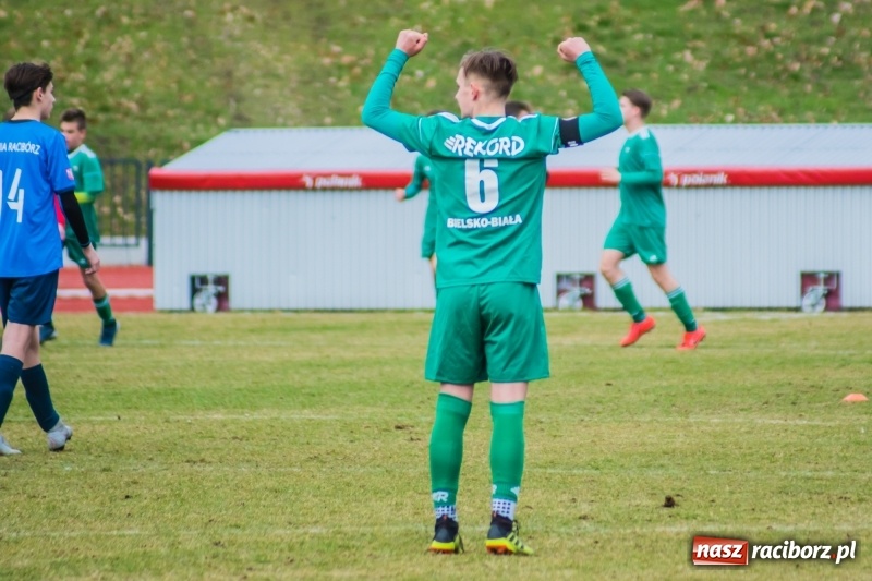 Zdjęcie w galerii na portalu naszraciborz.pl: Nieudana inauguracja trampkarzy raciborskiej Unii wiadomości z regionu