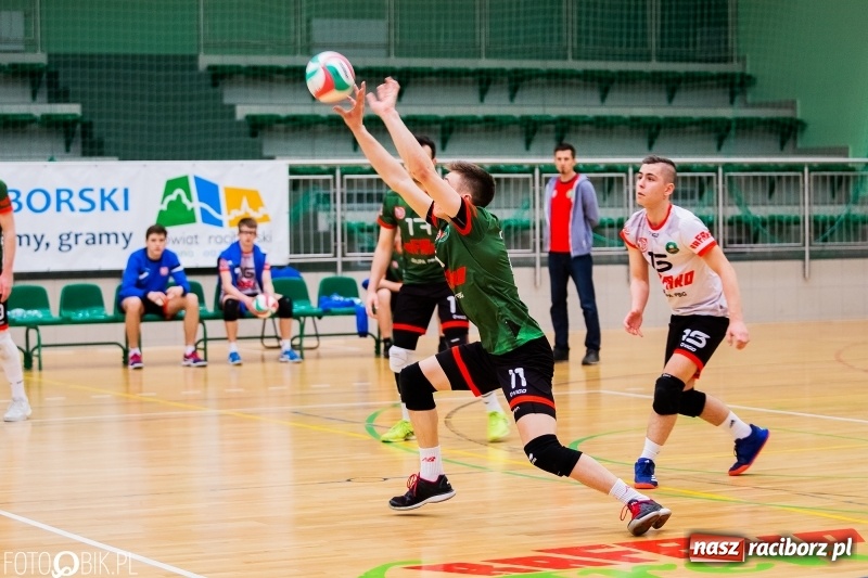 Zdjęcie w galerii na portalu naszraciborz.pl: MKSR Pyskowice za silny dla siatkarzy Rafako wiadomości z regionu
