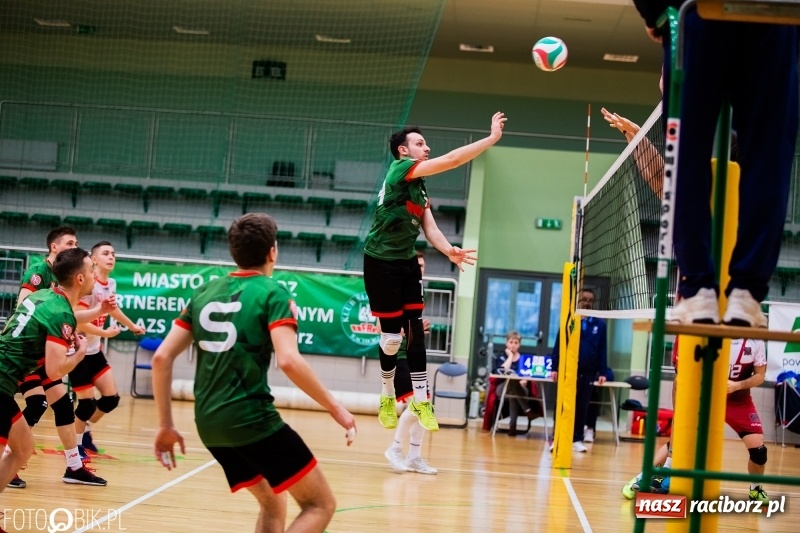 Zdjęcie w galerii na portalu naszraciborz.pl: MKSR Pyskowice za silny dla siatkarzy Rafako wiadomości z regionu