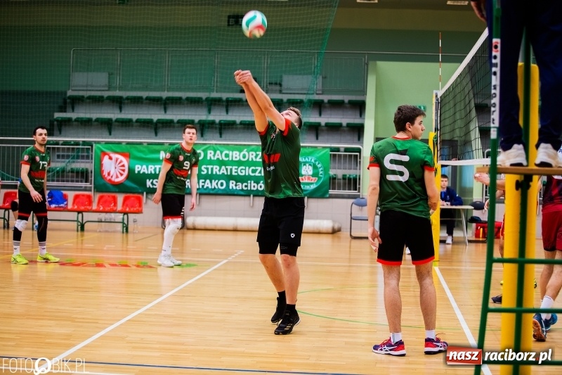 Zdjęcie w galerii na portalu naszraciborz.pl: MKSR Pyskowice za silny dla siatkarzy Rafako wiadomości z regionu