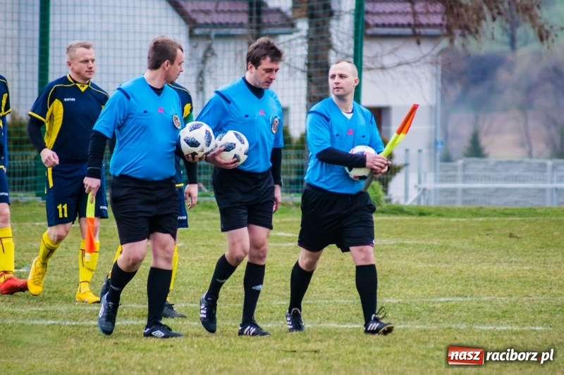 Zdjęcie w galerii na portalu naszraciborz.pl: Osiem do zera, Krzanowice żegnają outsidera wiadomości z regionu
