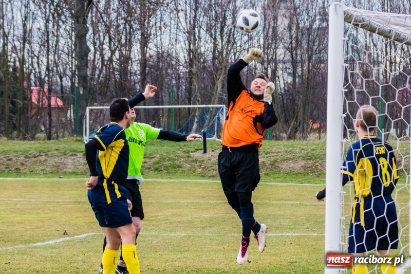 Zdjęcie w galerii na portalu naszraciborz.pl: Osiem do zera, Krzanowice żegnają outsidera wiadomości z regionu