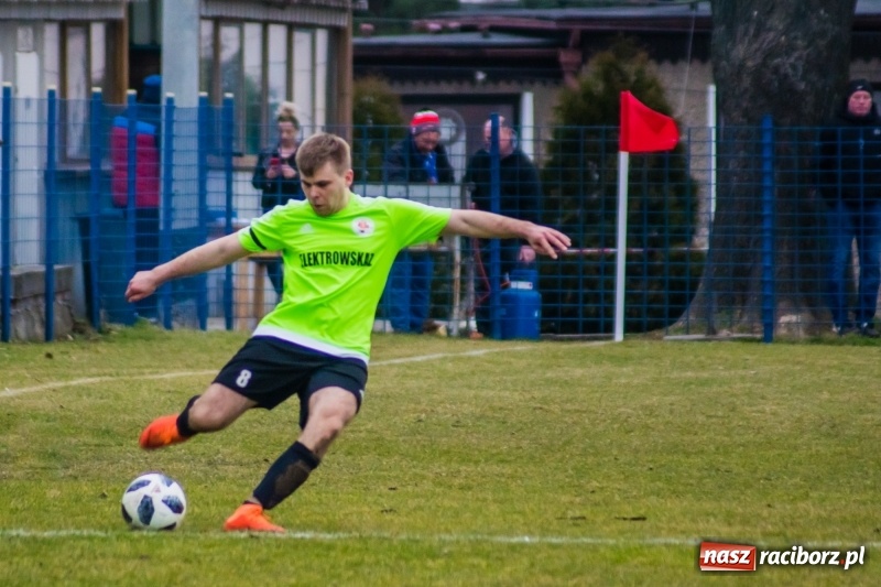 Zdjęcie w galerii na portalu naszraciborz.pl: Osiem do zera, Krzanowice żegnają outsidera wiadomości z regionu