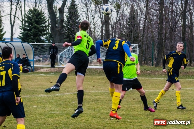 Zdjęcie w galerii na portalu naszraciborz.pl: Osiem do zera, Krzanowice żegnają outsidera wiadomości z regionu