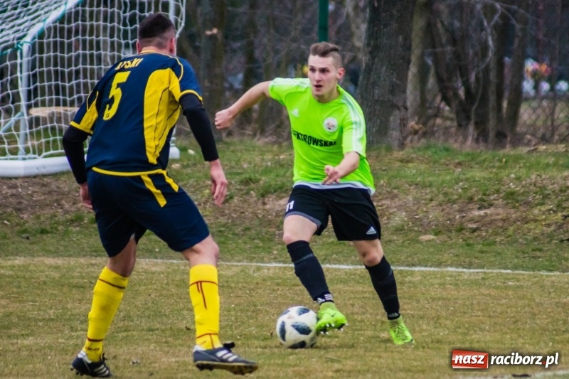 Zdjęcie w galerii na portalu naszraciborz.pl: Osiem do zera, Krzanowice żegnają outsidera wiadomości z regionu