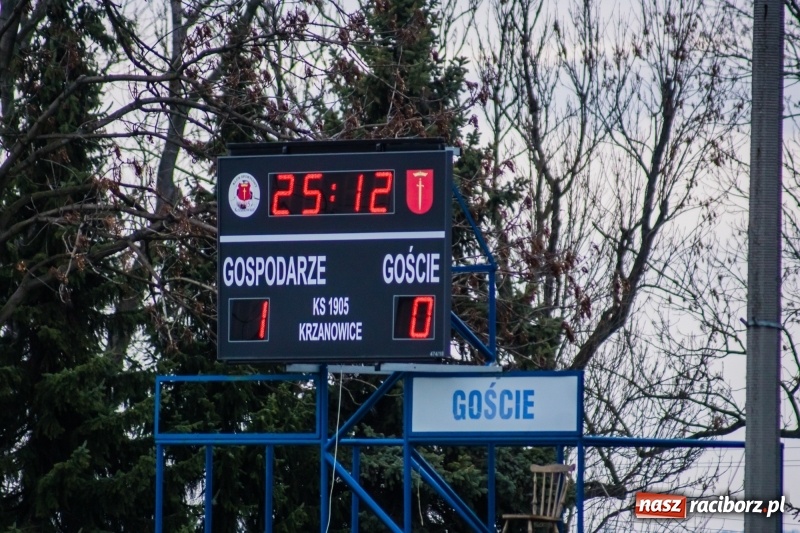 Zdjęcie w galerii na portalu naszraciborz.pl: Osiem do zera, Krzanowice żegnają outsidera wiadomości z regionu