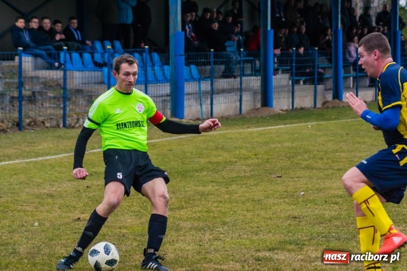 Zdjęcie w galerii na portalu naszraciborz.pl: Osiem do zera, Krzanowice żegnają outsidera wiadomości z regionu