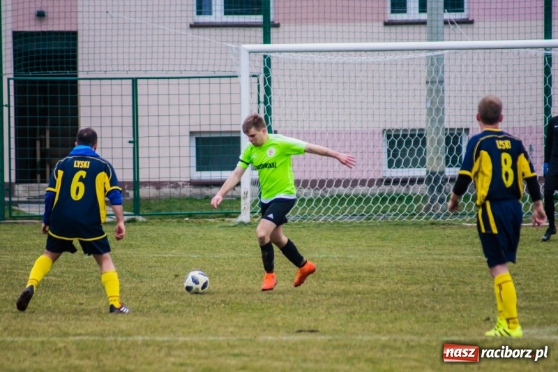 Zdjęcie w galerii na portalu naszraciborz.pl: Osiem do zera, Krzanowice żegnają outsidera wiadomości z regionu