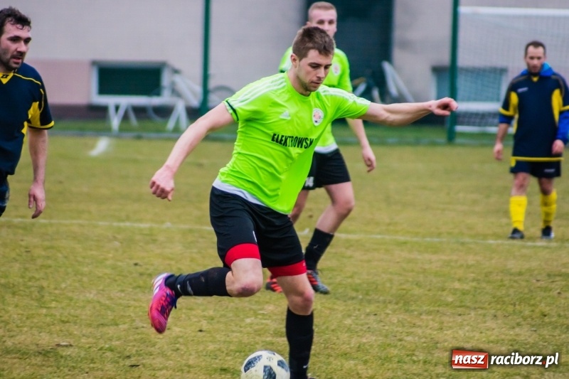 Zdjęcie w galerii na portalu naszraciborz.pl: Osiem do zera, Krzanowice żegnają outsidera wiadomości z regionu