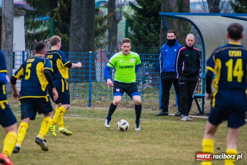 Zdjęcie w galerii na portalu naszraciborz.pl: Osiem do zera, Krzanowice żegnają outsidera wiadomości z regionu