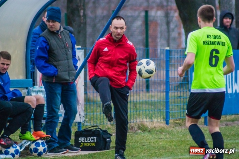 Zdjęcie w galerii na portalu naszraciborz.pl: Osiem do zera, Krzanowice żegnają outsidera wiadomości z regionu