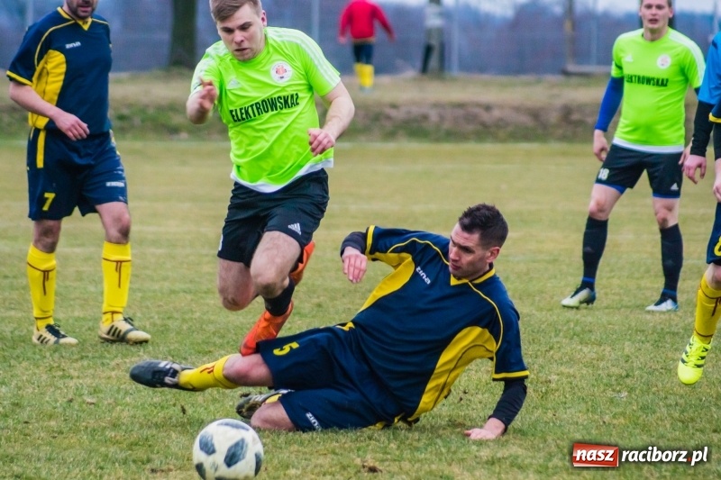 Zdjęcie w galerii na portalu naszraciborz.pl: Osiem do zera, Krzanowice żegnają outsidera wiadomości z regionu