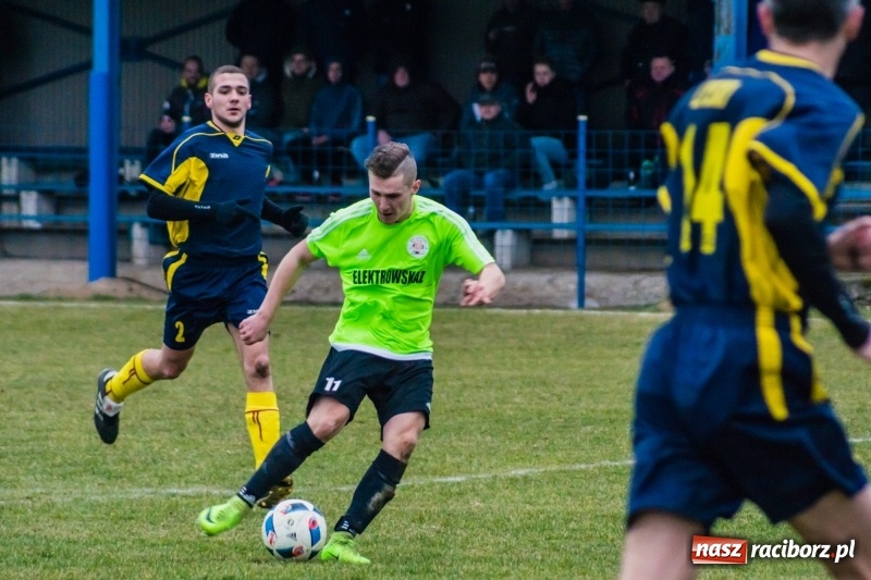 Zdjęcie w galerii na portalu naszraciborz.pl: Osiem do zera, Krzanowice żegnają outsidera wiadomości z regionu