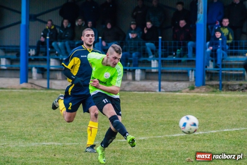 Zdjęcie w galerii na portalu naszraciborz.pl: Osiem do zera, Krzanowice żegnają outsidera wiadomości z regionu