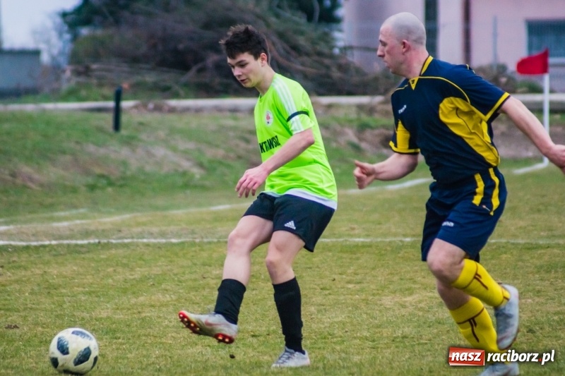 Zdjęcie w galerii na portalu naszraciborz.pl: Osiem do zera, Krzanowice żegnają outsidera wiadomości z regionu