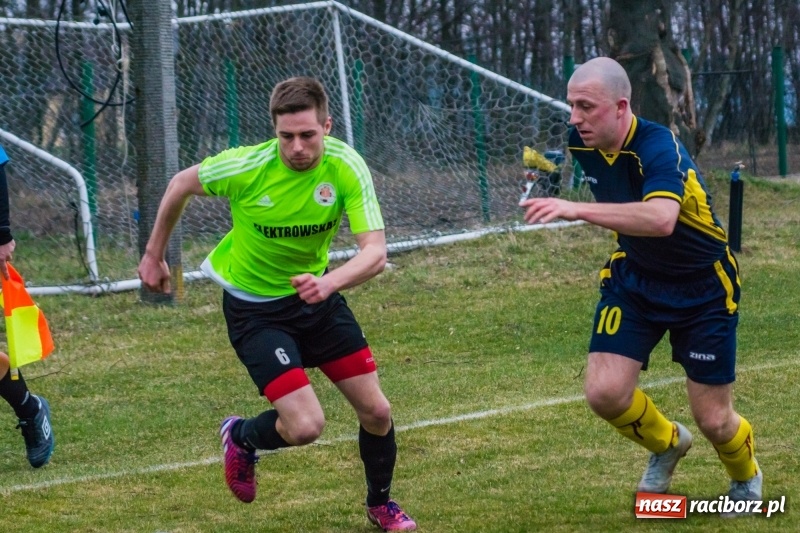 Zdjęcie w galerii na portalu naszraciborz.pl: Osiem do zera, Krzanowice żegnają outsidera wiadomości z regionu