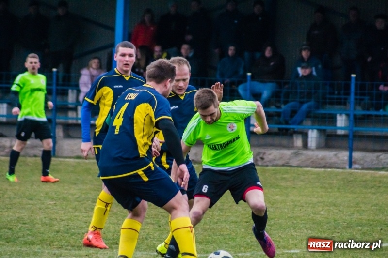 Zdjęcie w galerii na portalu naszraciborz.pl: Osiem do zera, Krzanowice żegnają outsidera wiadomości z regionu