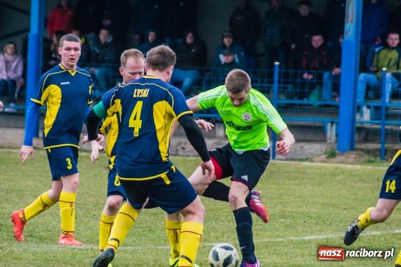 Zdjęcie w galerii na portalu naszraciborz.pl: Osiem do zera, Krzanowice żegnają outsidera wiadomości z regionu