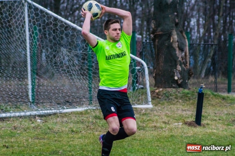 Zdjęcie w galerii na portalu naszraciborz.pl: Osiem do zera, Krzanowice żegnają outsidera wiadomości z regionu