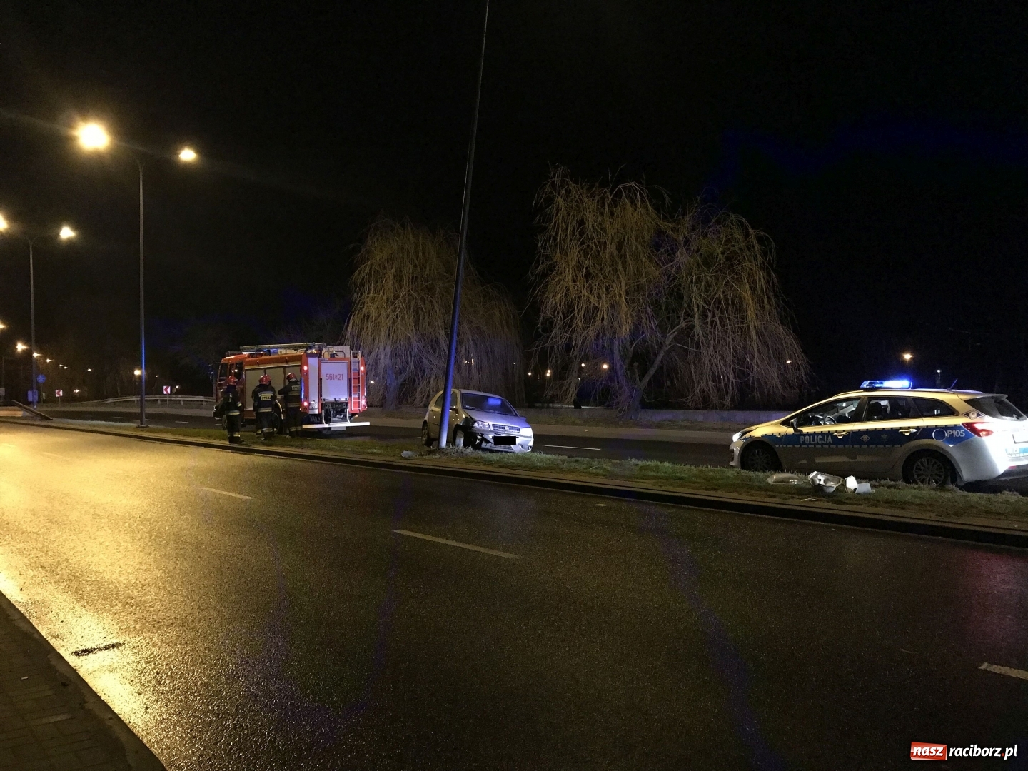 Zdjęcie w galerii na portalu naszraciborz.pl: Kierowca fiata przeszarżował na Odrostradzie [FOTO] wiadomości z regionu