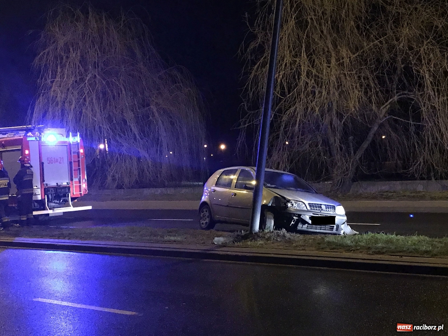 Zdjęcie w galerii na portalu naszraciborz.pl: Kierowca fiata przeszarżował na Odrostradzie [FOTO] wiadomości z regionu