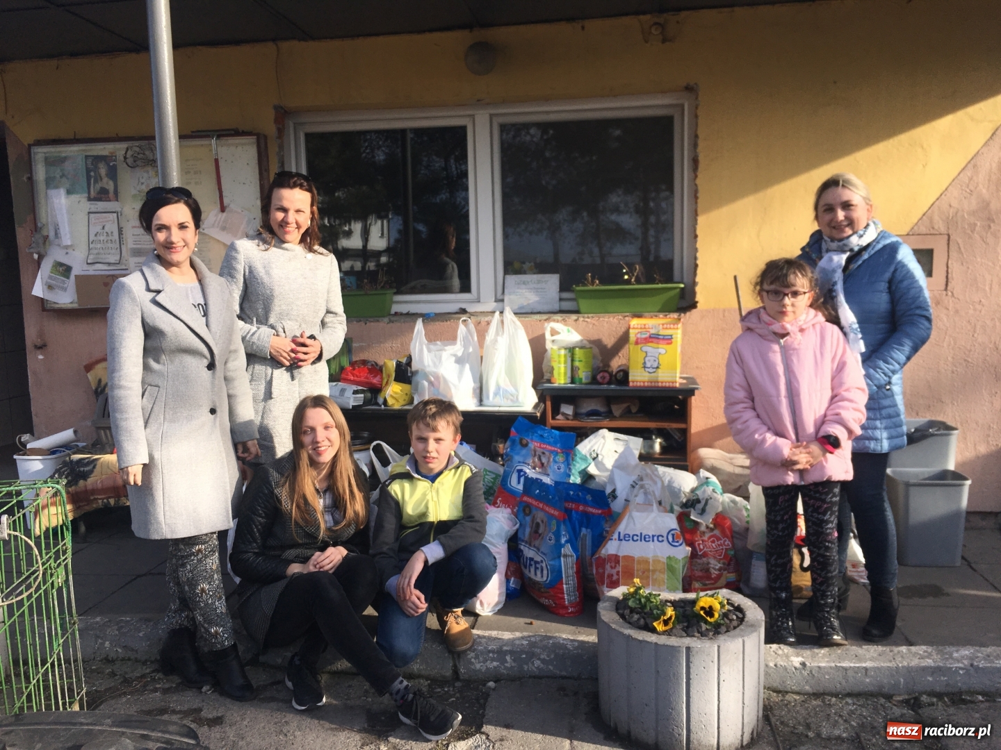 Zdjęcie w galerii na portalu naszraciborz.pl: Z Trzynastki dzieciaki kochają zwierzaki wiadomości z regionu