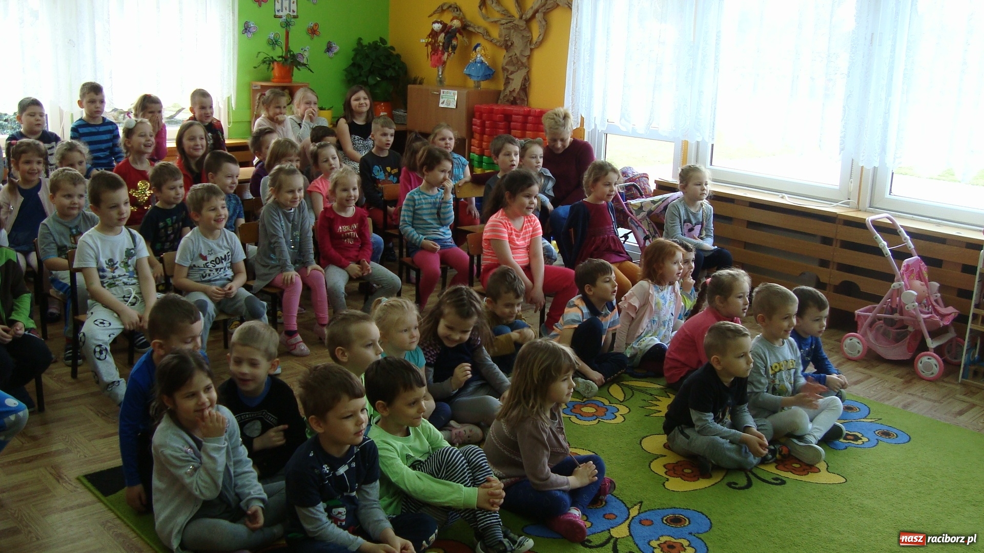 Zdjęcie w galerii na portalu naszraciborz.pl: Powrót do przeszłości w Przedszkolu numer 20 wiadomości z regionu