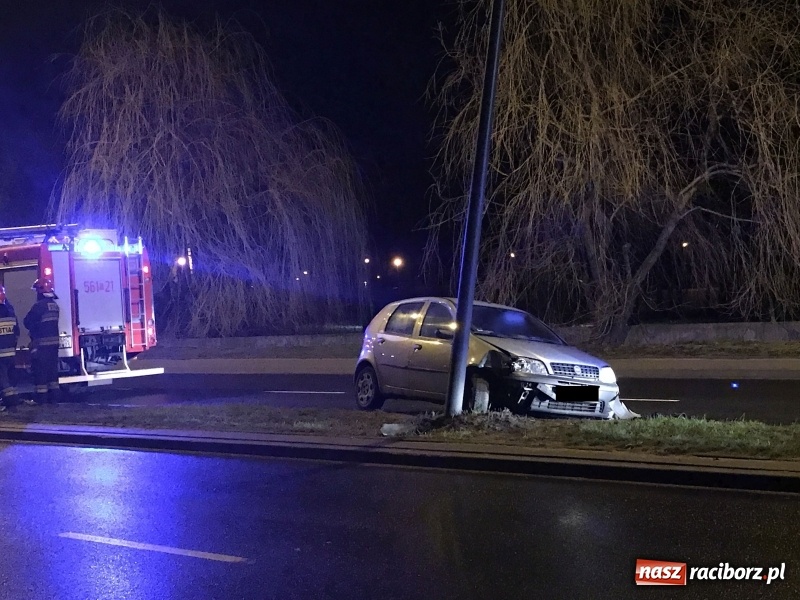 Zdjęcie w galerii na portalu naszraciborz.pl: Pożar na działkach przy Opawskiej w Raciborzu. Raport strażaków [FOTO] wiadomości z regionu