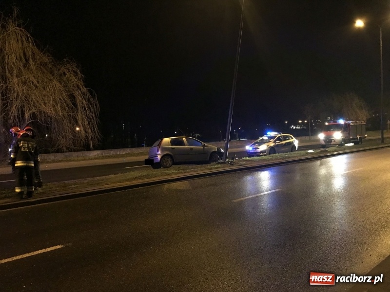 Zdjęcie w galerii na portalu naszraciborz.pl: Pożar na działkach przy Opawskiej w Raciborzu. Raport strażaków [FOTO] wiadomości z regionu