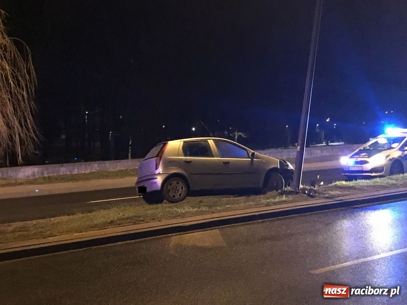 Zdjęcie w galerii na portalu naszraciborz.pl: Pożar na działkach przy Opawskiej w Raciborzu. Raport strażaków [FOTO] wiadomości z regionu