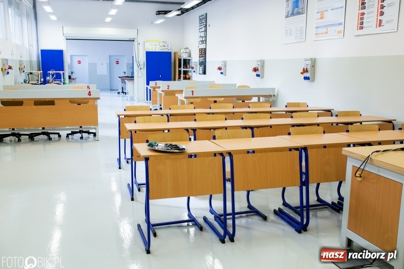 Zdjęcie w galerii na portalu naszraciborz.pl: W raciborskim Mechaniku otwarto nowe pracownie zawodowe wiadomości z regionu