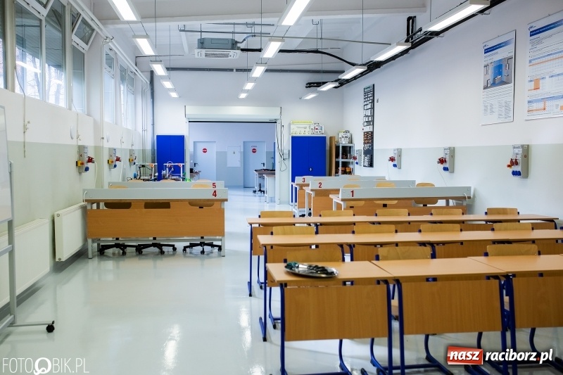 Zdjęcie w galerii na portalu naszraciborz.pl: W raciborskim Mechaniku otwarto nowe pracownie zawodowe wiadomości z regionu