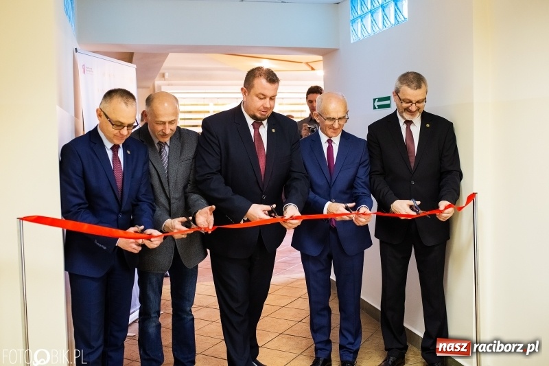 Zdjęcie w galerii na portalu naszraciborz.pl: W raciborskim Mechaniku otwarto nowe pracownie zawodowe wiadomości z regionu