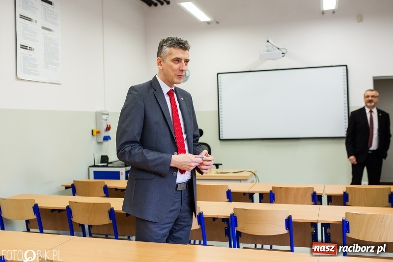 Zdjęcie w galerii na portalu naszraciborz.pl: W raciborskim Mechaniku otwarto nowe pracownie zawodowe wiadomości z regionu