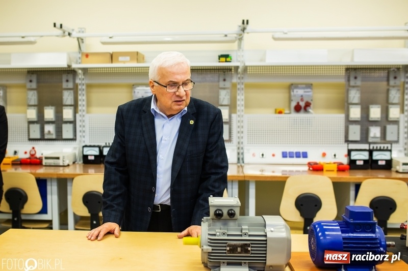 Zdjęcie w galerii na portalu naszraciborz.pl: W raciborskim Mechaniku otwarto nowe pracownie zawodowe wiadomości z regionu