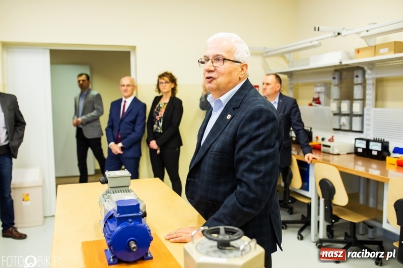 Zdjęcie w galerii na portalu naszraciborz.pl: W raciborskim Mechaniku otwarto nowe pracownie zawodowe wiadomości z regionu
