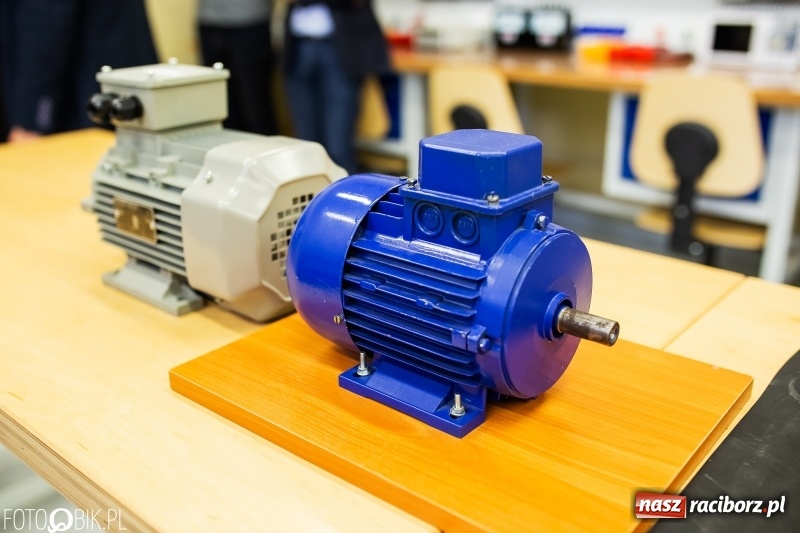 Zdjęcie w galerii na portalu naszraciborz.pl: W raciborskim Mechaniku otwarto nowe pracownie zawodowe wiadomości z regionu