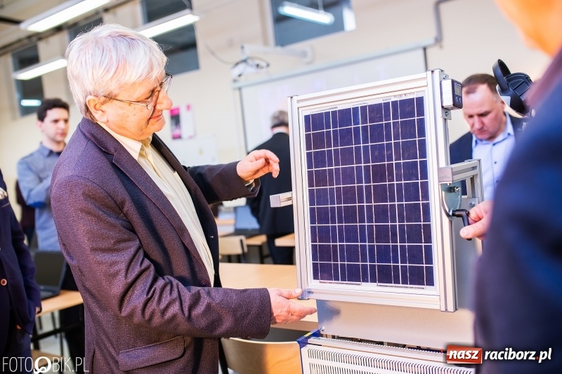 Zdjęcie w galerii na portalu naszraciborz.pl: W raciborskim Mechaniku otwarto nowe pracownie zawodowe wiadomości z regionu