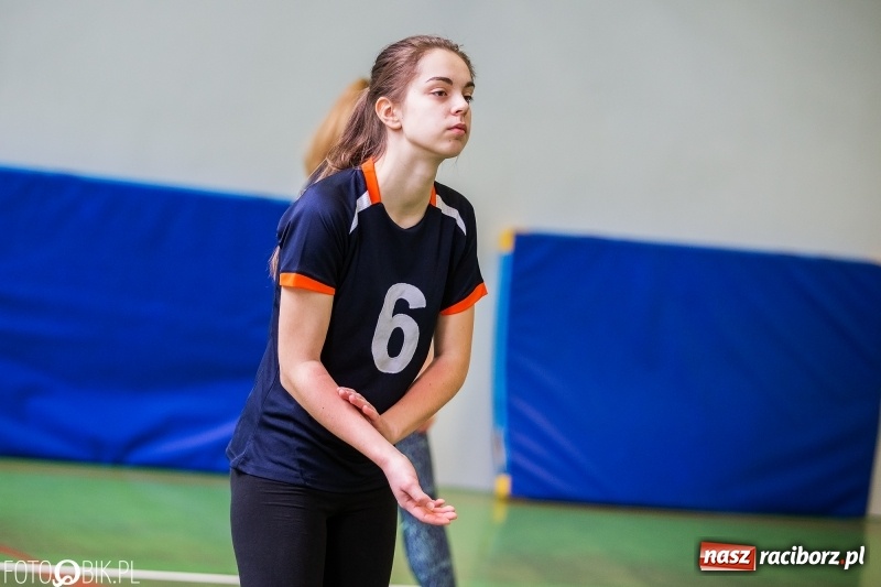 Zdjęcie w galerii na portalu naszraciborz.pl: Siatkarki SP 18 najlepsze w miejskich finałach wiadomości z regionu